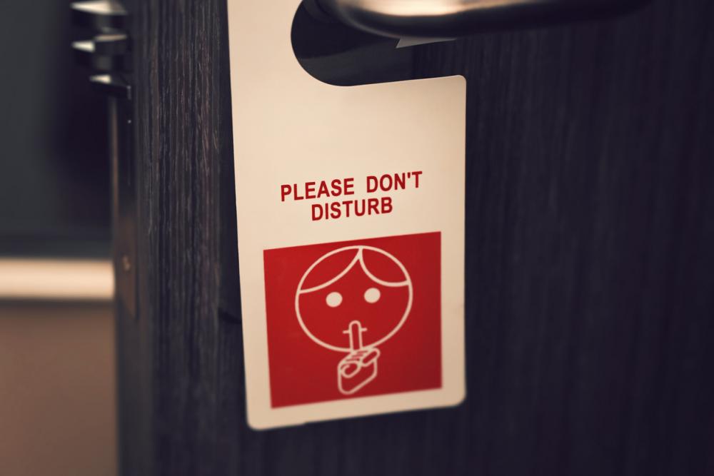 hotel
Do Not Disturb sign